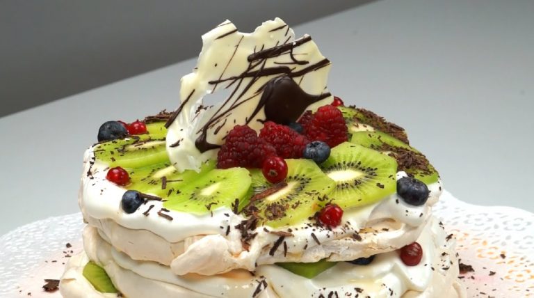 Ovocná torta – recept na ovocnu tortu s čokoládou