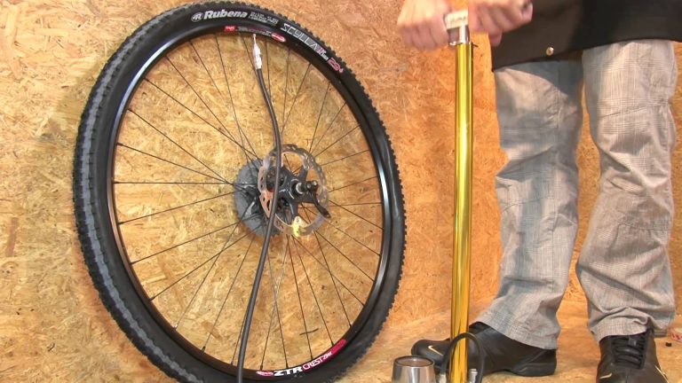 Huštění pneumatik – Birell cykloškola 2012 (díl 18/42)