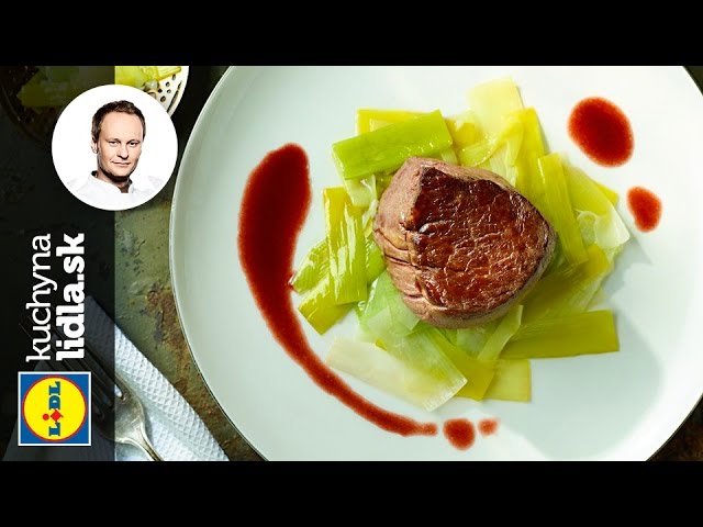 Steaky s omáčkou z červeného vína a restovaným pórom – Marcel Ihnačák – recepty kuchynalidla.sk