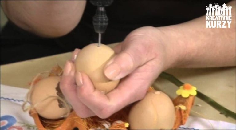 Vázička zo vajíčkových škrupiniek