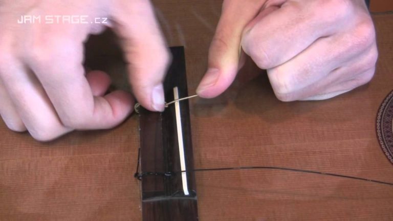 Jak vyměnit nylonové struny?
