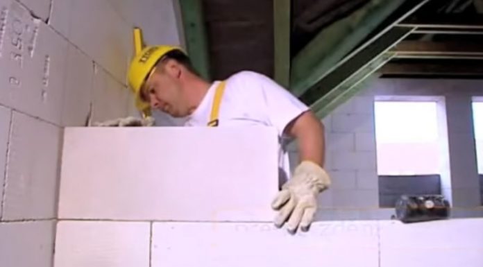 Priečky – ako ukotviť priečky k obvodovému murivu