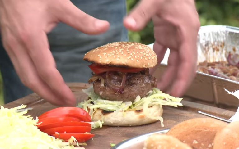 Hovädzí burger – recept na grilovaný hovädzí burger