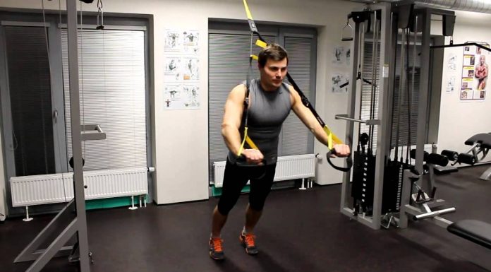 TRX tlaky na hrudník