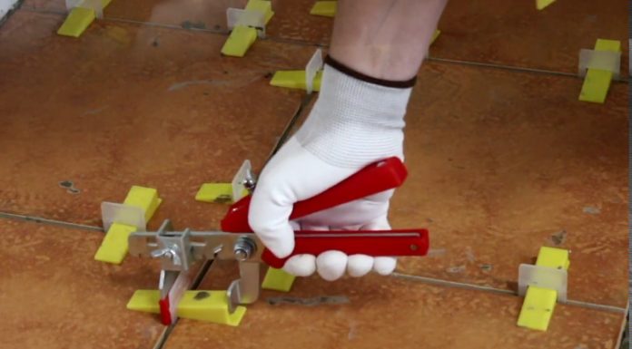 Inštruktážne video použitia klieští leveling system LEVELLO ®